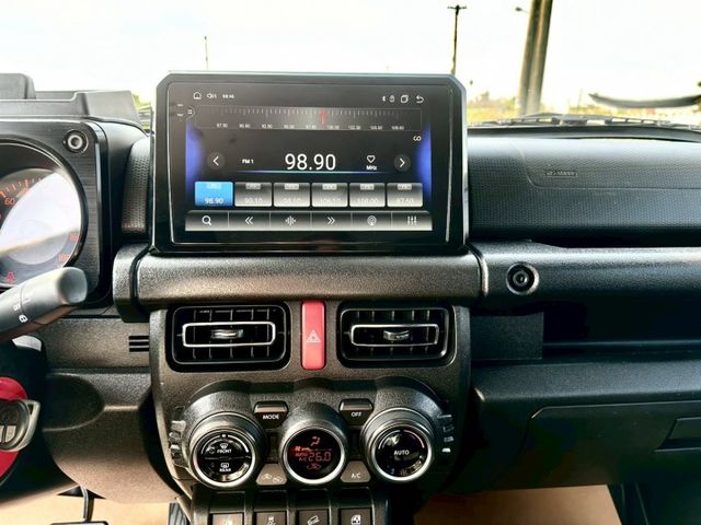 冠鑫汽車全程為您服務～2020年JIMNY/1500cc/4WD  第9張相片