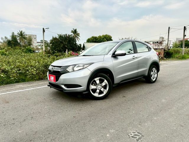 冠鑫汽車全程為您服務～ 2017年HRV/1800cc/VTIS版 全車原版件！  第1張相片
