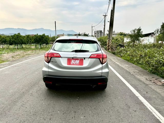 冠鑫汽車全程為您服務～ 2017年HRV/1800cc/VTIS版 全車原版件！  第3張相片