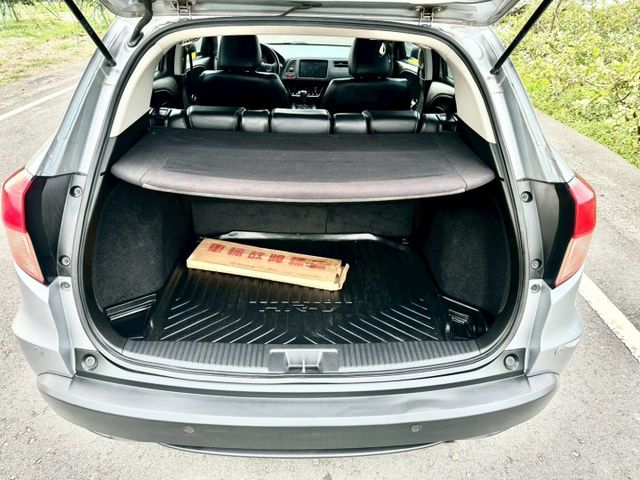 冠鑫汽車全程為您服務～ 2017年HRV/1800cc/VTIS版 全車原版件！  第5張相片