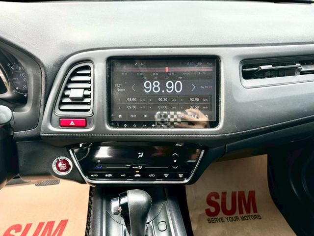 冠鑫汽車全程為您服務～ 2017年HRV/1800cc/VTIS版 全車原版件！  第11張相片