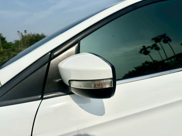 冠鑫汽車全程為您服務～2017年KUGA/1500cc 全車原版件！  第6張相片