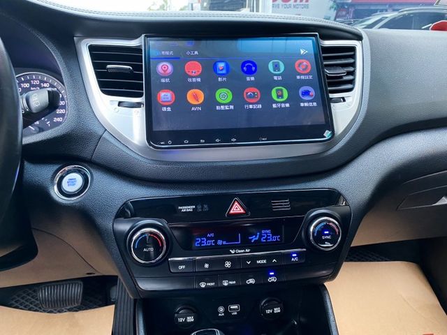 一手美車 ! 時尚款 ! i-KEY、定速、電動椅、雙區恆溫、後座出風口 ! 認證車 ! 全額貸款 !  第11張相片