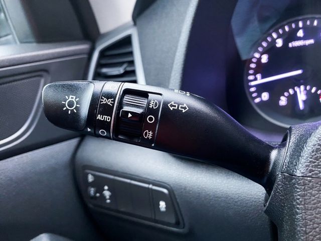 一手美車 ! 時尚款 ! i-KEY、定速、電動椅、雙區恆溫、後座出風口 ! 認證車 ! 全額貸款 !  第12張相片