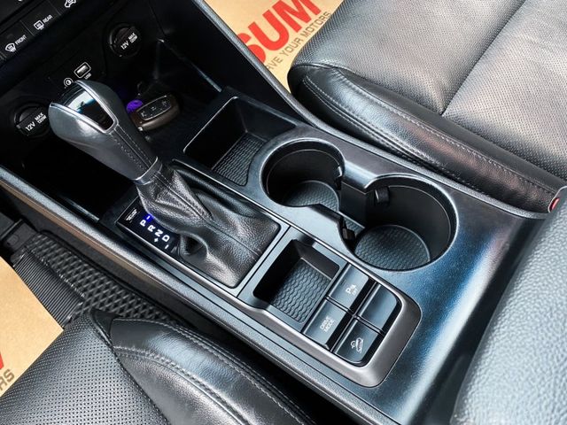 一手美車 ! 時尚款 ! i-KEY、定速、電動椅、雙區恆溫、後座出風口 ! 認證車 ! 全額貸款 !  第15張相片