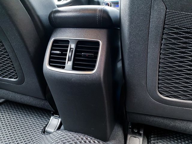 一手美車 ! 時尚款 ! i-KEY、定速、電動椅、雙區恆溫、後座出風口 ! 認證車 ! 全額貸款 !  第17張相片