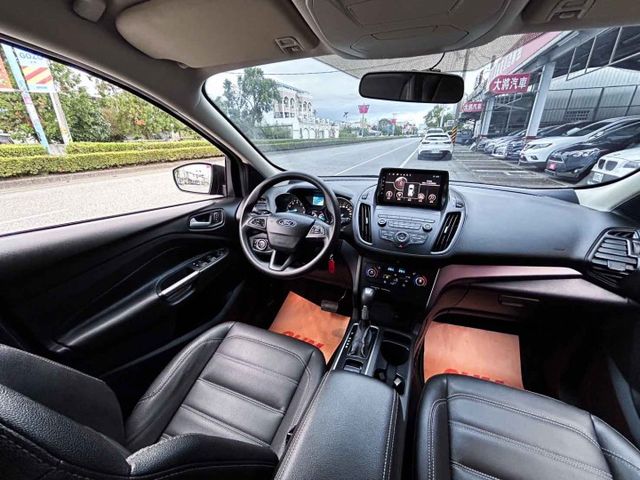 一手低里程美車 ! 1.5渦輪 ! 升級安卓機 ! 小車稅金大車享受 ! 認證車 ! 全額貸款 !  第9張相片