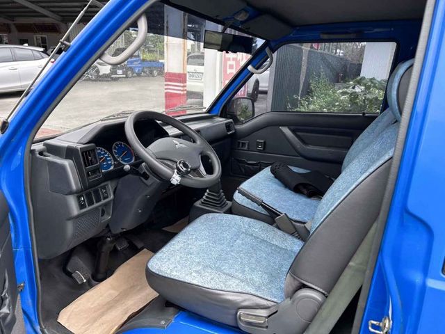 漂亮美車 ! 低里程跑6萬 ! 第三方認證車 ! 可全額貸款 !  第6張相片