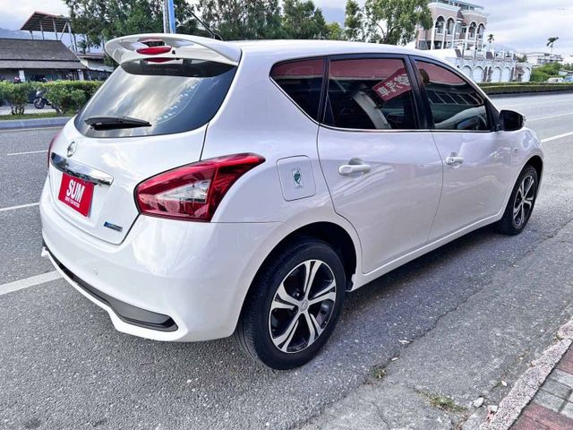 旗艦版 ! 內外漂亮有水準 ! 大空間小車 ! 認證車 ! 全額貸款 !  第5張相片