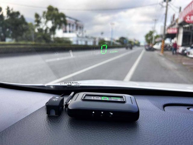 旗艦版 ! 內外漂亮有水準 ! 大空間小車 ! 認證車 ! 全額貸款 !  第10張相片