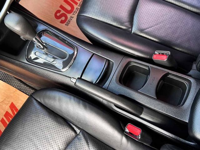 旗艦版 ! 內外漂亮有水準 ! 大空間小車 ! 認證車 ! 全額貸款 !  第13張相片