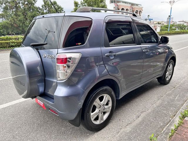 4WD四輪傳動 ! 小悍馬 ! 漂亮美車 ! 認證車 ! 全額貸款 !  第6張相片
