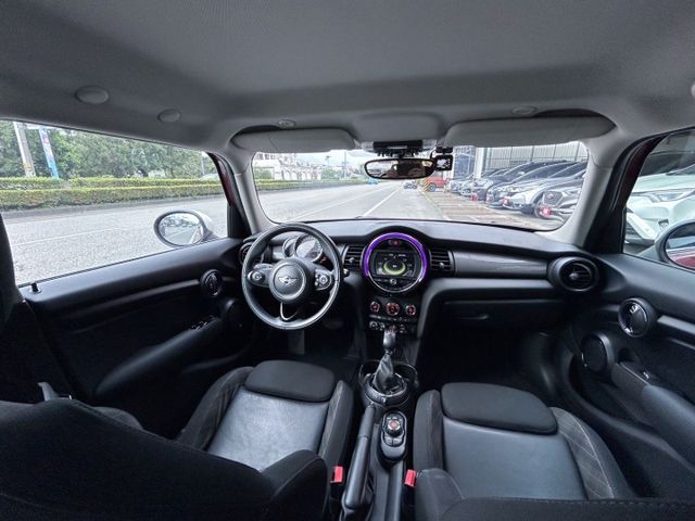 MiniCooper 稀有5門 ! 經典紅白配色 ! 漂亮美車 ! 認證車 ! 全額貸款  第4張相片