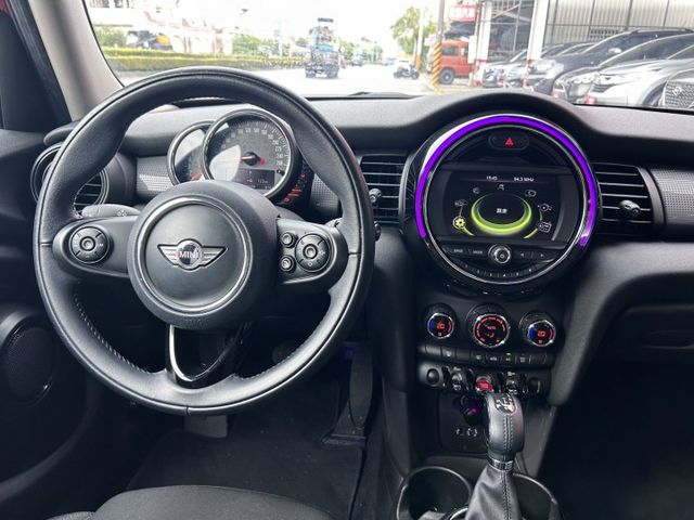 MiniCooper 稀有5門 ! 經典紅白配色 ! 漂亮美車 ! 認證車 ! 全額貸款  第5張相片