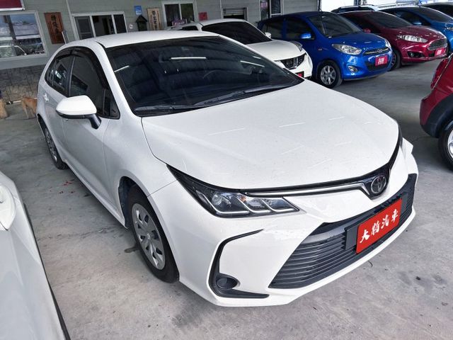 一手美車 ! 熱門暢銷車款 ! 好開 ! 好養 ! 省油 ! 妥善率一流 ! 第三方認證車 ! 全額貸款 !  第1張相片