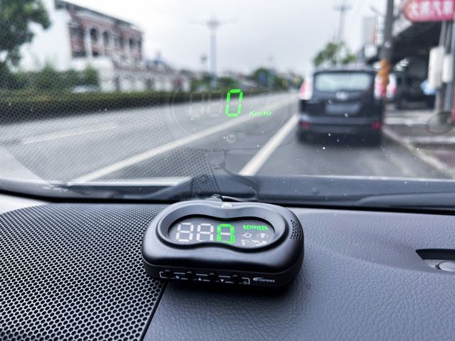 12年領牌 ! 一手美車 ! 7人座首選車 ! 內裝皮椅漂亮 ! 定速/恆溫/後出風口 ! 認證車 ! 全額貸款 !  第12張相片