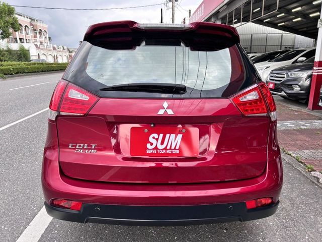 一手美車 ! 超低里程僅跑2萬 ! 車況如新車 ! 第三方認證車 ! 全額貸款 !  第6張相片