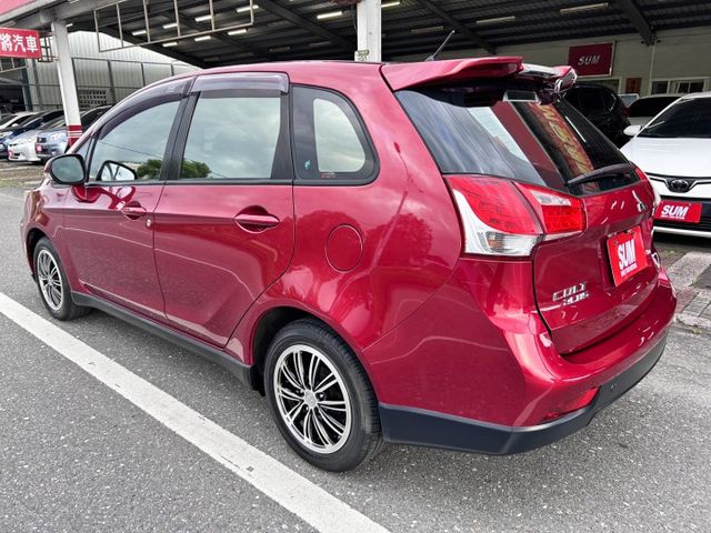 一手美車 ! 超低里程僅跑2萬 ! 車況如新車 ! 第三方認證車 ! 全額貸款 !  第7張相片