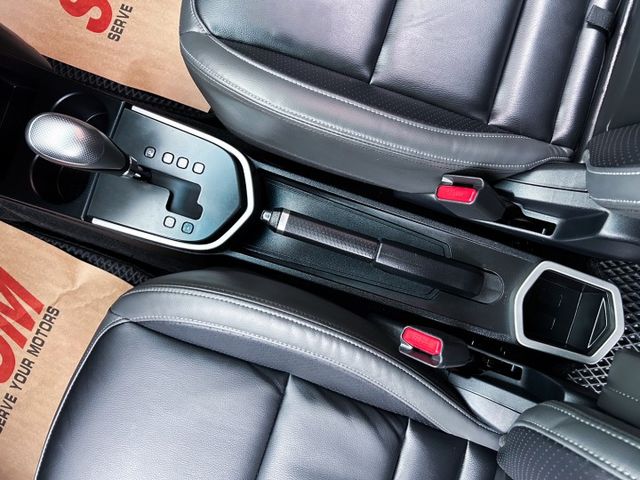 一手美車 ! 超低里程僅跑2萬 ! 車況如新車 ! 第三方認證車 ! 全額貸款 !  第12張相片