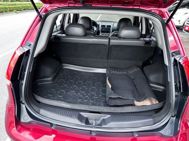 一手美車 ! 超低里程僅跑2萬 ! 車況如新車 ! 第三方認證車 ! 全額貸款 !  第20張相片