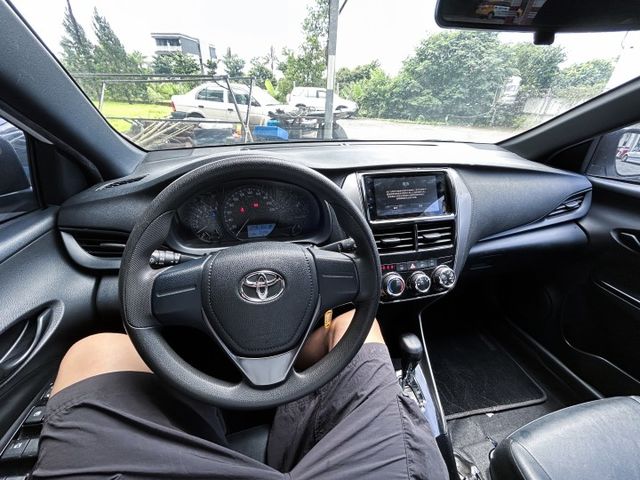 美容整備中 ! 一手美車 ! 第三方認證車 ! 全額貸款 !  第2張相片