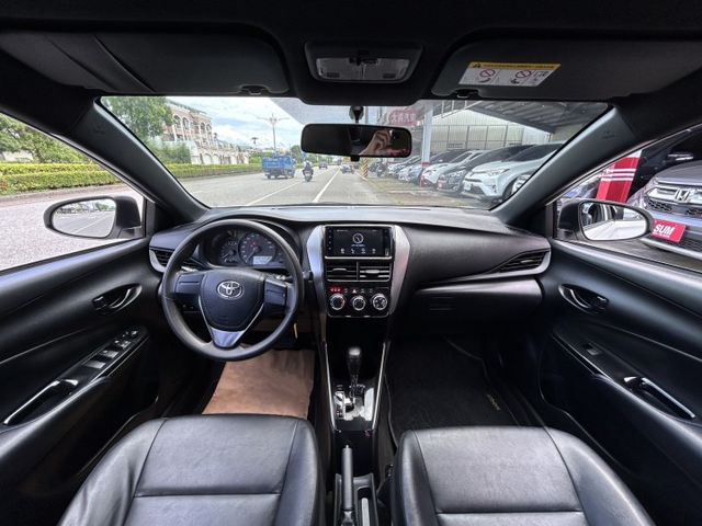 一手美車 ! 熱門暢銷車款 ! 第三方認證車 ! 全額貸款 !  第8張相片