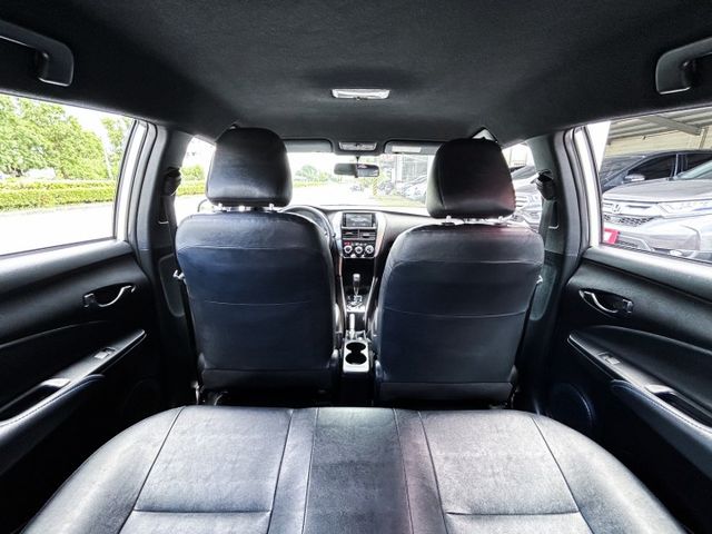 一手美車 ! 熱門暢銷車款 ! 第三方認證車 ! 全額貸款 !  第15張相片