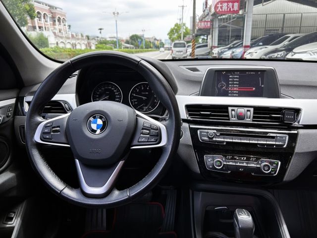 極佳車況 ! 內裝超漂亮 ! 認證車 ! 全額貸款 !  第5張相片