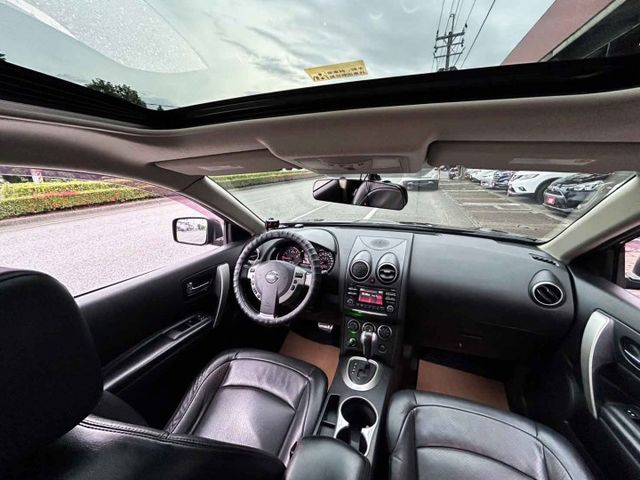 一手美車 ! 4WD旗艦版 ! 少跑里程11萬 ! 內外漂亮 ! 認證車 ! 全額貸款  第9張相片