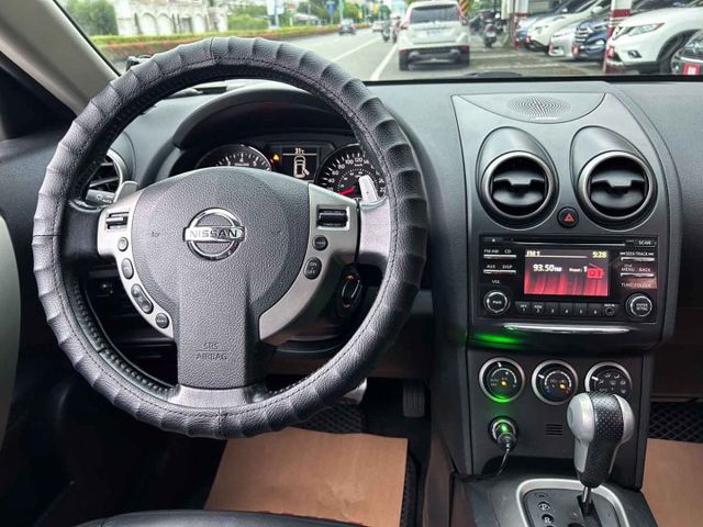 一手美車 ! 4WD旗艦版 ! 少跑里程11萬 ! 內外漂亮 ! 認證車 ! 全額貸款  第10張相片