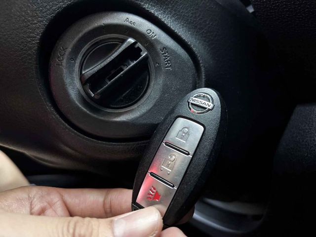 一手美車 ! 4WD旗艦版 ! 少跑里程11萬 ! 內外漂亮 ! 認證車 ! 全額貸款  第12張相片