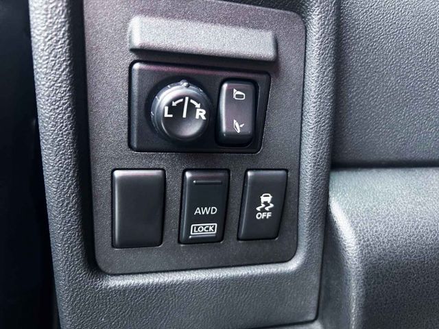 一手美車 ! 4WD旗艦版 ! 少跑里程11萬 ! 內外漂亮 ! 認證車 ! 全額貸款  第14張相片