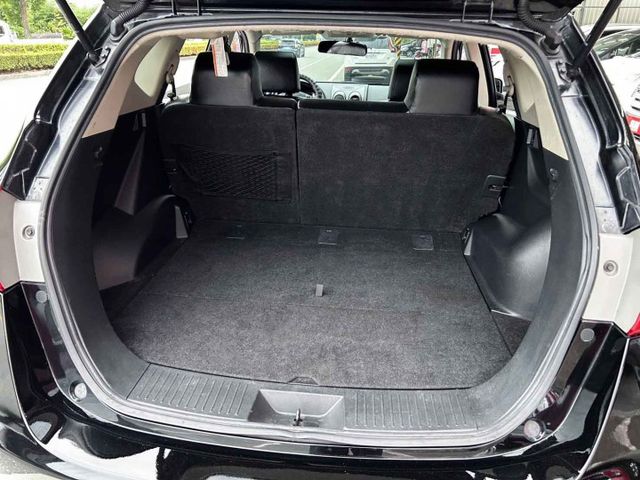 一手美車 ! 4WD旗艦版 ! 少跑里程11萬 ! 內外漂亮 ! 認證車 ! 全額貸款  第19張相片