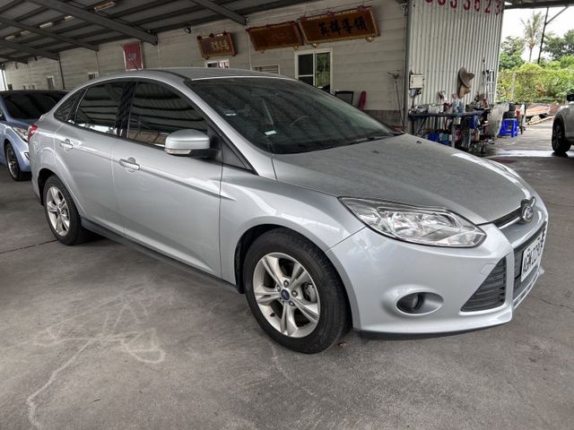 一手車 ! 超低里程跑6萬 ! 美容整備中 ! 認證車 ! 全額貸款 !  第1張相片