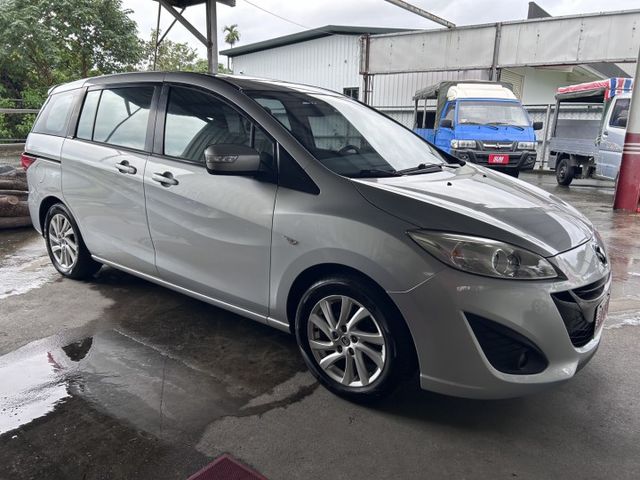 一手美車 ! 7人座 ! 超低里程僅跑7萬 ! 尊爵版 ! 認證車 ! 全額貸款 !  第1張相片