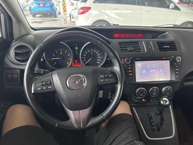 一手美車 ! 7人座 ! 超低里程僅跑7萬 ! 尊爵版 ! 認證車 ! 全額貸款 !  第3張相片