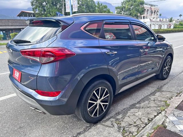 時尚1.6渦輪 ! 低里程跑8萬 ! 認證車 ! 全額貸款 !  第5張相片