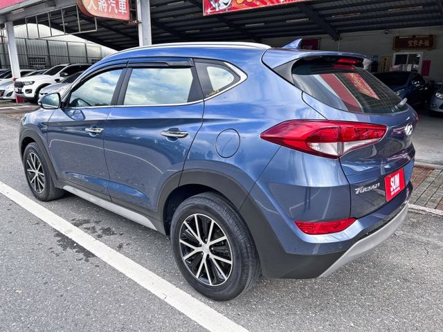 時尚1.6渦輪 ! 低里程跑8萬 ! 認證車 ! 全額貸款 !  第6張相片