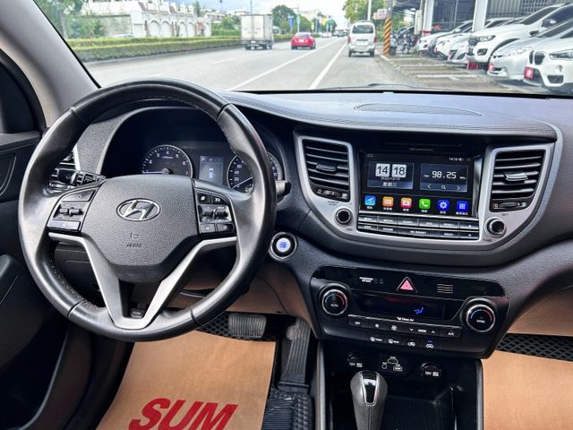 時尚1.6渦輪 ! 低里程跑8萬 ! 認證車 ! 全額貸款 !  第8張相片