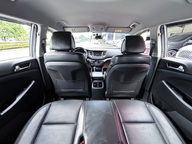 時尚1.6渦輪 ! 低里程跑8萬 ! 認證車 ! 全額貸款 !  第16張相片