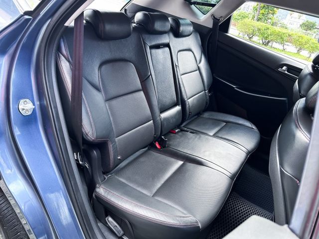 時尚1.6渦輪 ! 低里程跑8萬 ! 認證車 ! 全額貸款 !  第18張相片