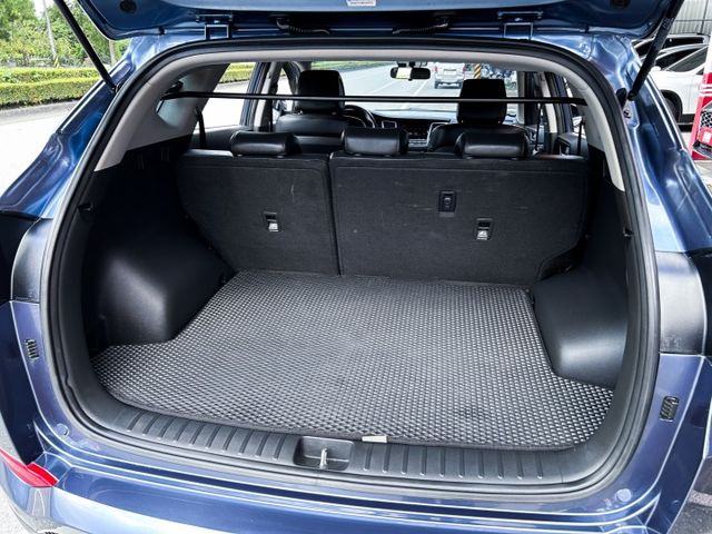 時尚1.6渦輪 ! 低里程跑8萬 ! 認證車 ! 全額貸款 !  第19張相片