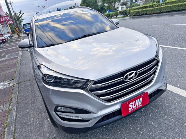 一手美車 ! 低里程跑5萬 ! 升級安卓機 ! 認證車 ! 全額貸款 !  第2張相片