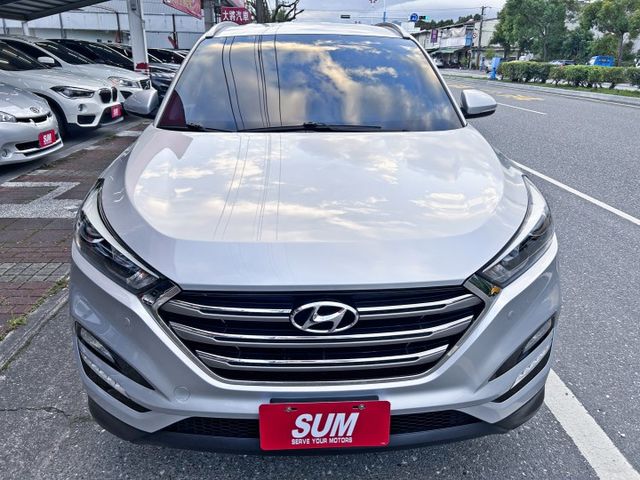 一手美車 ! 低里程跑5萬 ! 升級安卓機 ! 認證車 ! 全額貸款 !  第3張相片