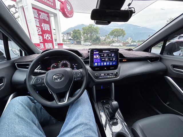 一手美車 ! 里程4萬 ! 特仕版 ! 環景/安卓機/側踏板 ! 認證車 ! 全額貸款  第2張相片