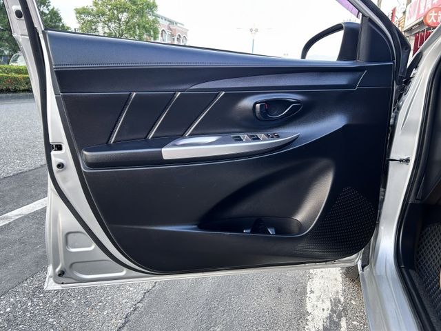 一手美車 ! 代步首選車 ! 第三方認證車 ! 全額貸款 !  第16張相片