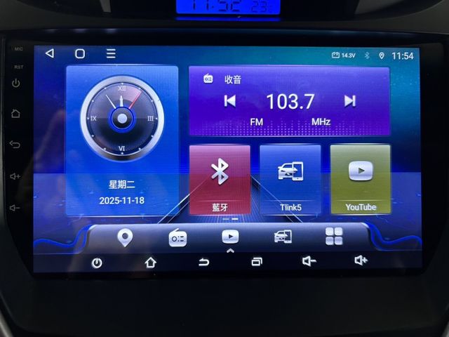 一手美車 ! 超低里程僅跑8萬 ! 旗艦款 ! 升級安卓機 ! 認證車 ! 全額貸款 !  第12張相片