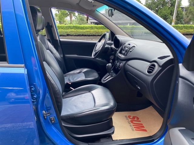 優質代步小車 ! 車況佳 ! 省油省稅金好養 ! 可認證 ! 可全額貸款 !  第10張相片