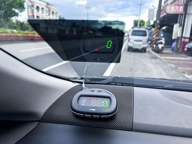 漂亮認證車 ! 7人座首選 ! 第三方認證 ! 全額貸款 !  第10張相片