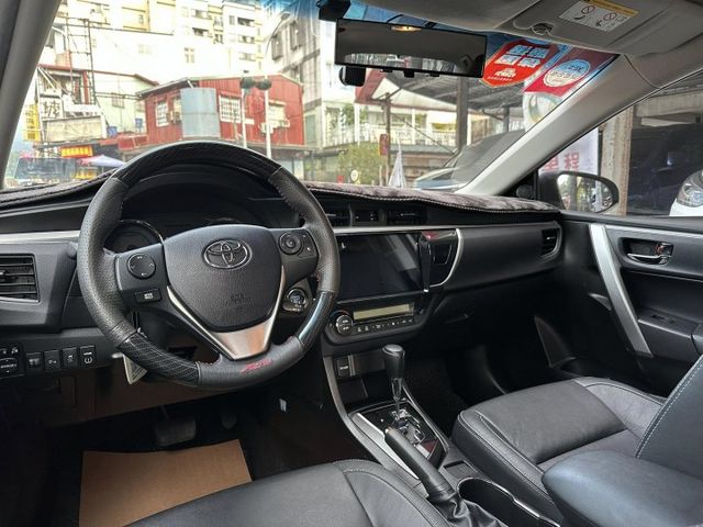 原鈑件抬頭顯示器/安卓機/恆溫/電收後視鏡/免鑰匙/定速/倒車顯影/前霧燈/升級方向盤  第9張相片